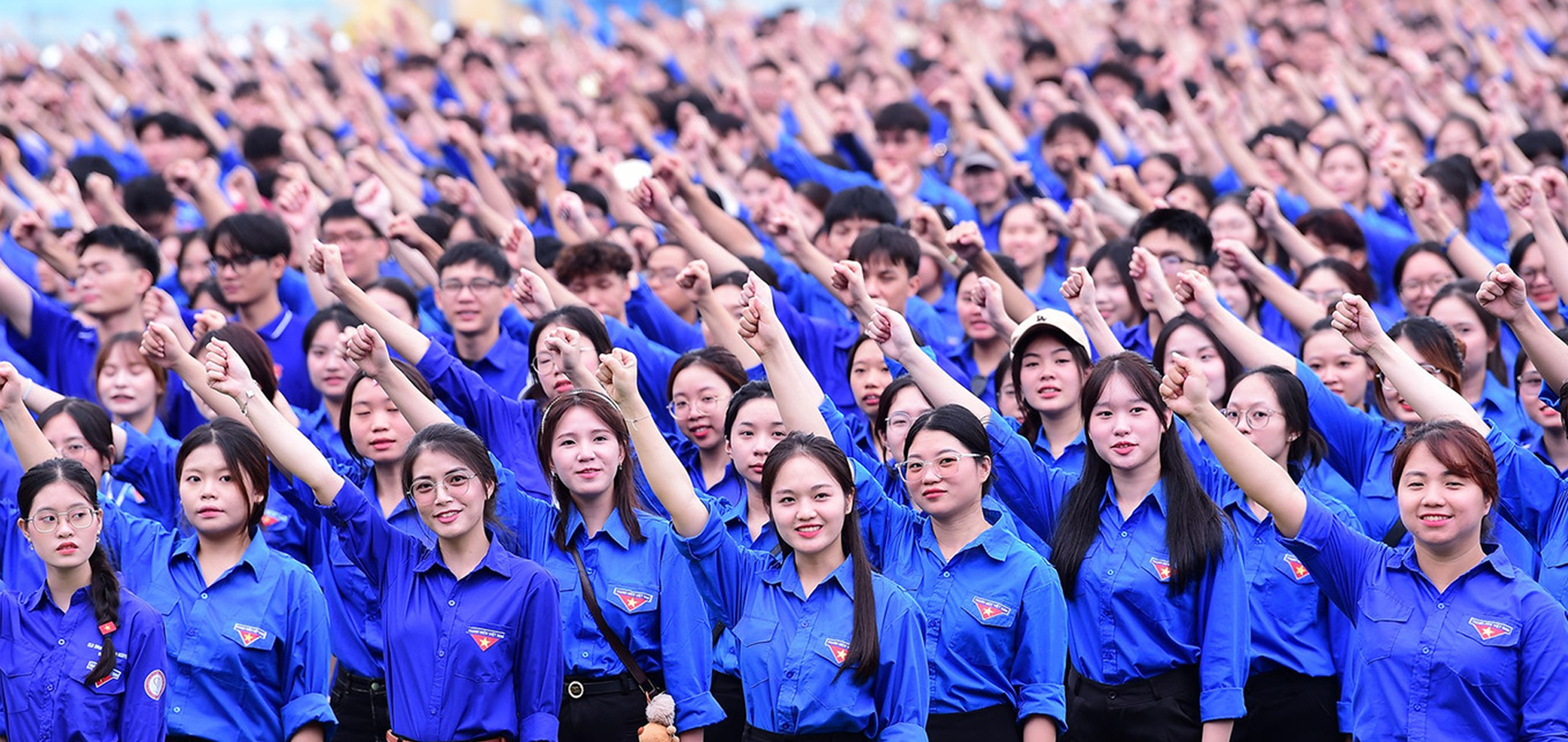 TUỔI TRẺ VIỆT NAM TỰ HÀO, VỮNG TIN THEO ĐẢNG