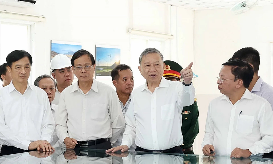 Toàn văn Nghị quyết của Bộ Chính trị về đột phá phát triển khoa học, công nghệ, đổi mới sáng tạo và chuyển đổi số quốc gia